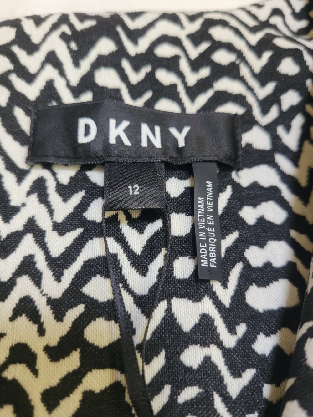 DKNY Colorblock Herringbone Zip Sheath Dress Black White NEW Quiet Luxury - Picture 7 of 12